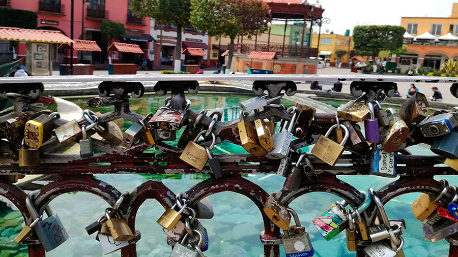 Puente de los enamorados - Lugares Turísticos de Metepec